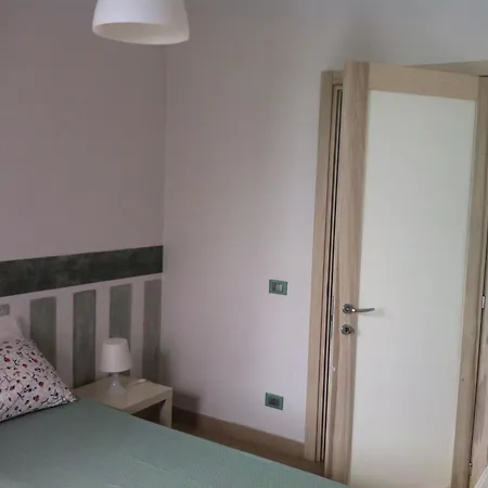 Con Balcone Fronte Mare Noli