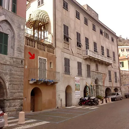 Con Balcone Fronte Mare