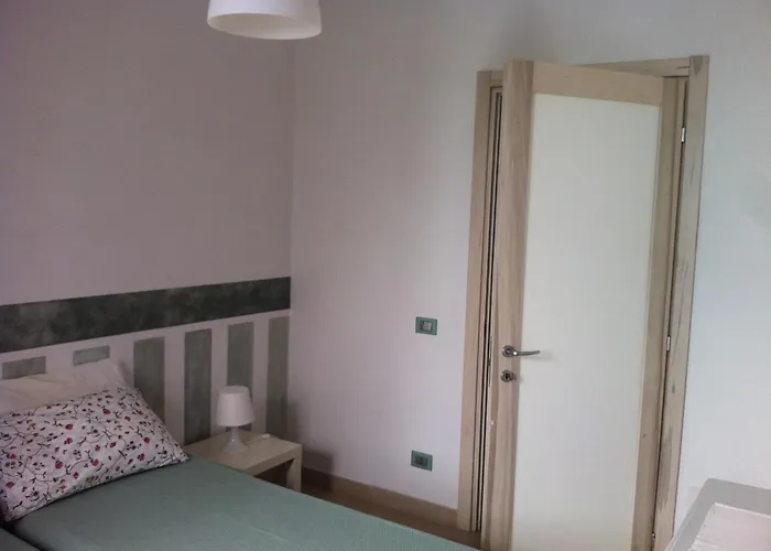 Con Balcone Fronte Mare Noli